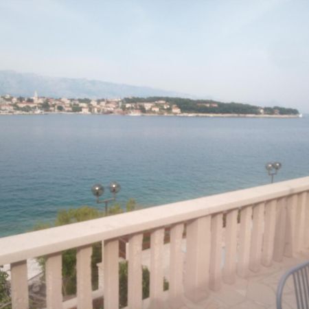 Beachfront House Pope B&B Selca  Rom bilde