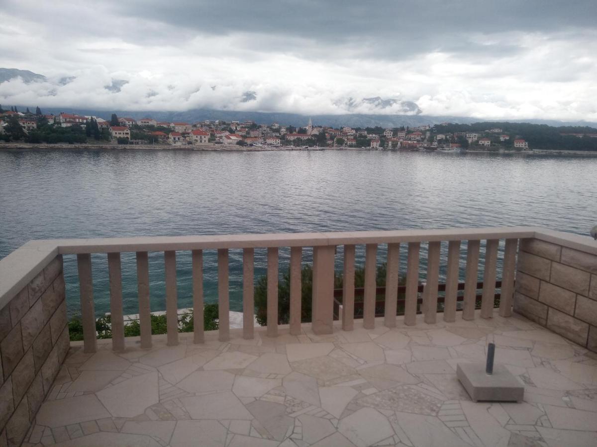 Beachfront House Pope B&B Selca  Rom bilde